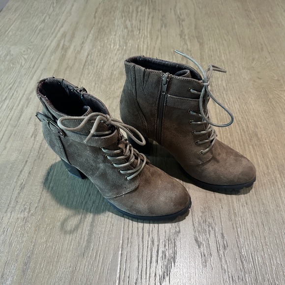 Style & Co. Dark Olive Combat Boots Size 7 Like New - Picture 8 of 12